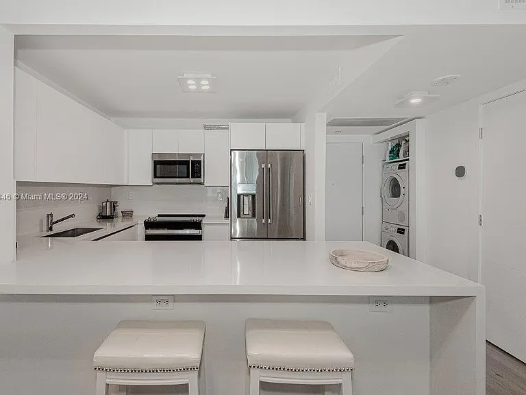 2301 Collins Ave #1115 — Photo 16
