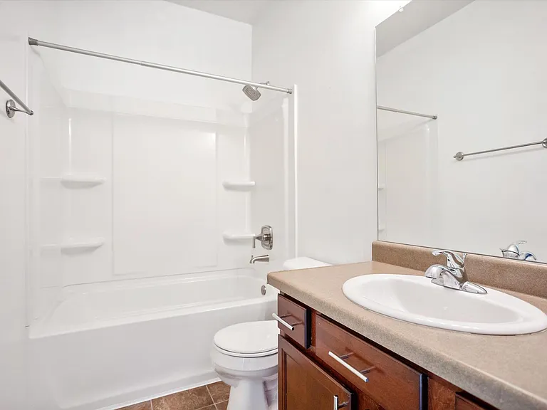 13510 S 14th Cir — Photo 16