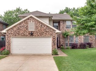600 Shady Creek Dr, Grapevine, TX 76051