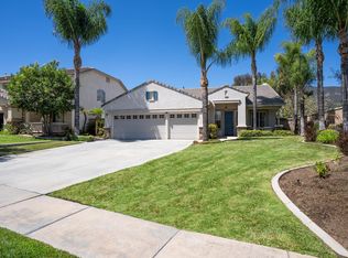 1806 Willowbluff Dr, Corona, CA 92883