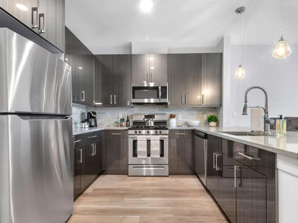 271 Sip Avenue image 10 of 19