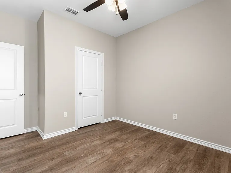 309 Maplewood Cir — Photo 14