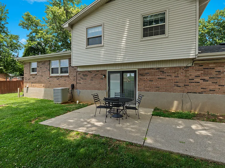 10404 Lark Park Dr — Photo 24