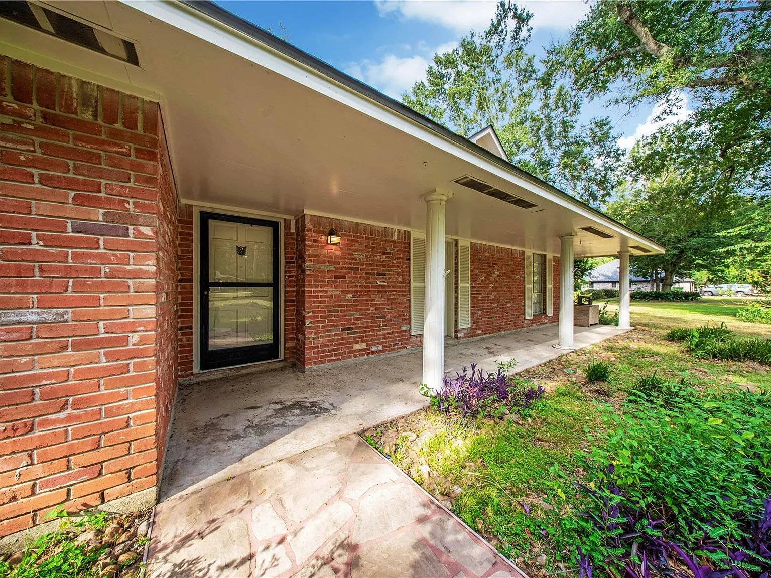 5 bed, 5.0 bath, 3821 sqft, $3,500 — Photo 3
