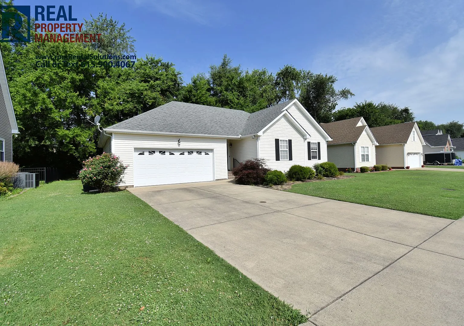 Adorable 3 bedroom house in Murfreesboro off of Saint Andrews with deck! Washer/Dryer included! — Photo 2