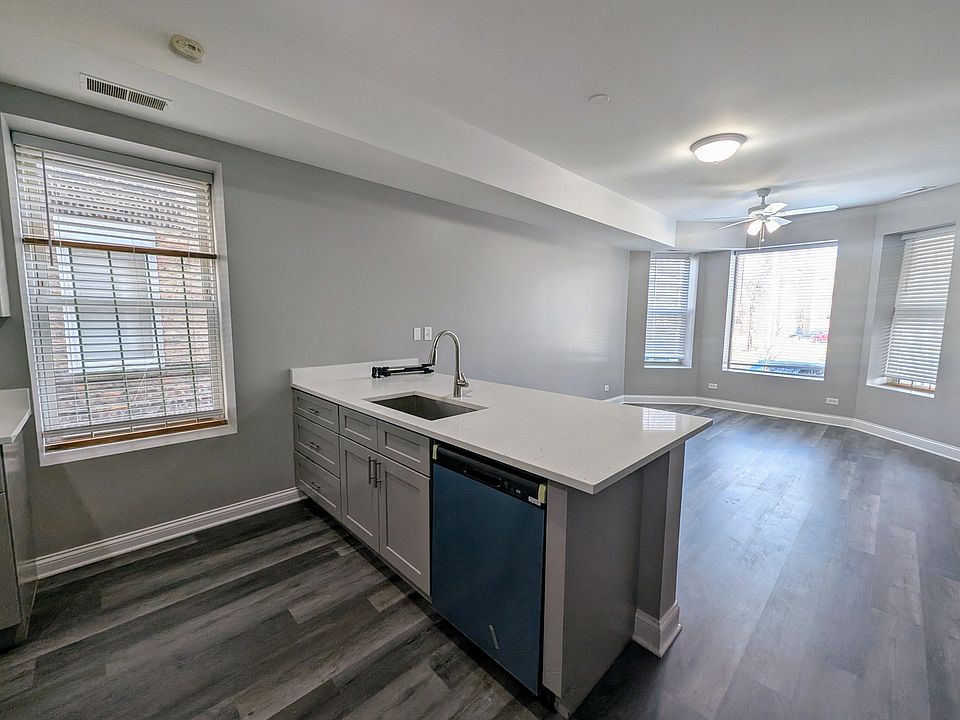 1st image of 3211 W Douglas Blvd #1