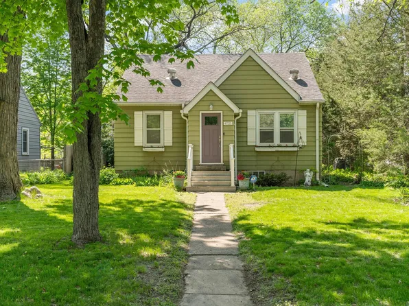 4721 Lakeview Ave N, Brooklyn Center, MN 55429