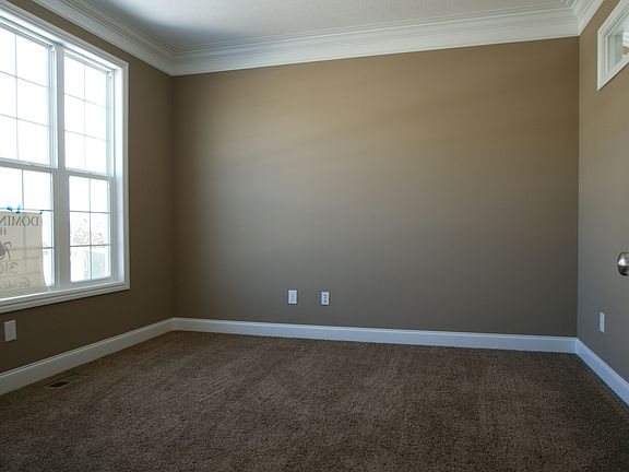 3rd image of 316 Gelder Dr