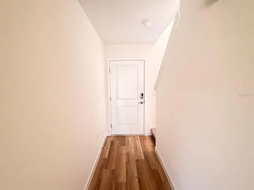 3 bed, 2.5 bath, 1458 sqft, $2,200 — Photo 3