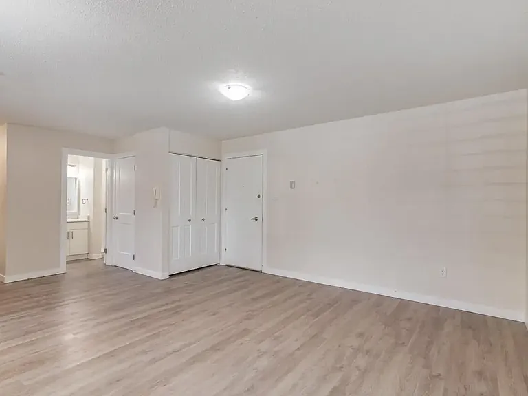 2291 Southview Dr SE #302 — Photo 17