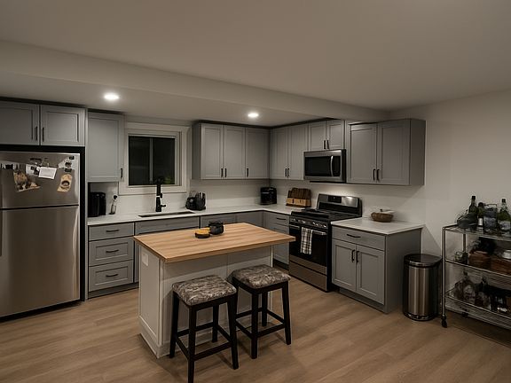 Private Full Kitchen