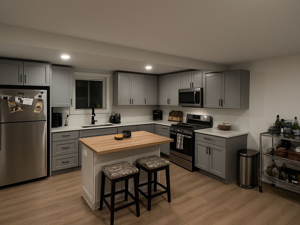 Private Full Kitchen