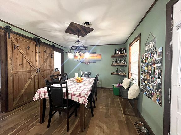 5th image of 504 Henson St