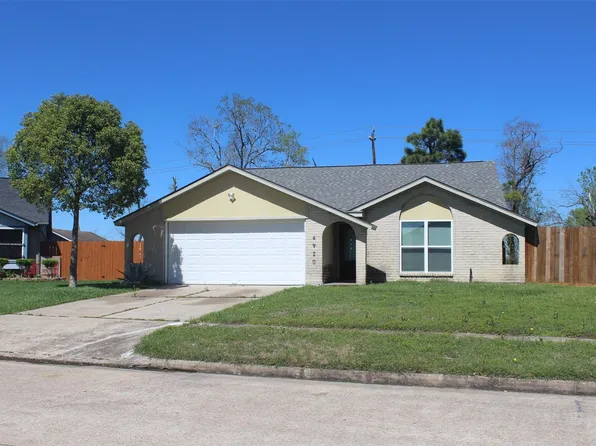 4920 Deerwood Cir, Baytown, TX 77521