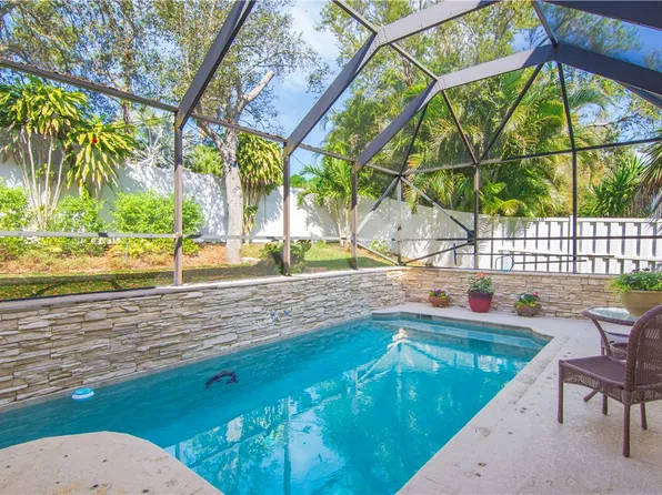 713 Carriage Lake Way, Vero Beach, FL 32968