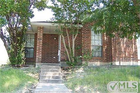 1st image of 202 Idle Creek Ln