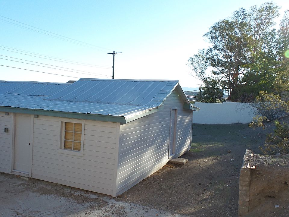 1st image of 205 Lakeview Dr
