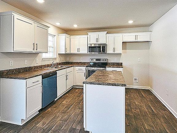 4th image of 106 Saddlehorse Ln