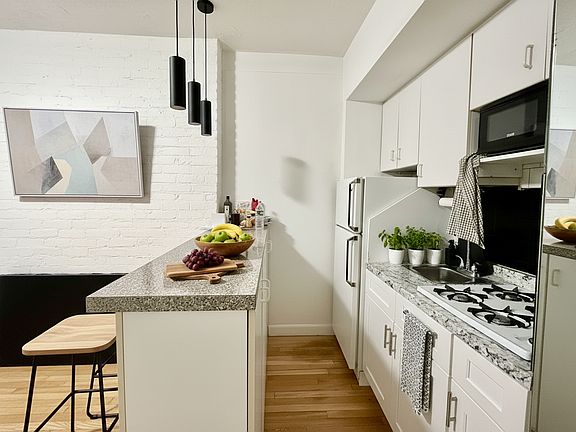 3rd image of 237 E 79th St APT 4-A