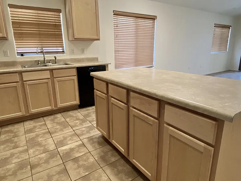 8771 N Finfrock Dr — Photo 25