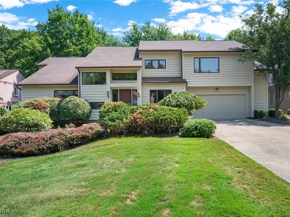 32560 Wintergreen Dr, Solon, OH 44139
