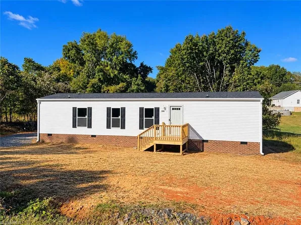 150 Garden Rd, Eden, NC 27288