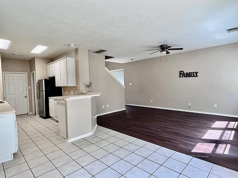 2811 Hackamore Hollow Ln — Photo 17