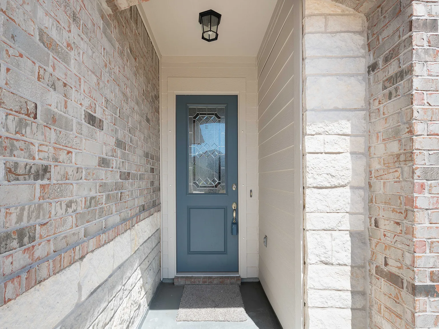 4 bed, 2352 sqft, $3,000 — Photo 4