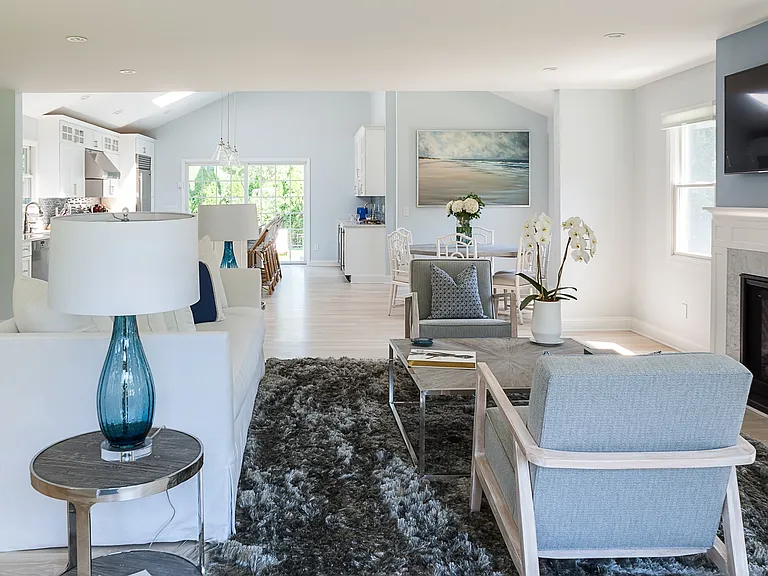 25 Bishops Ct — Photo 10
