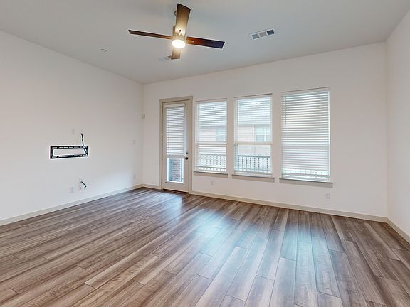 5th image of 685 Vista Del Lago Dr