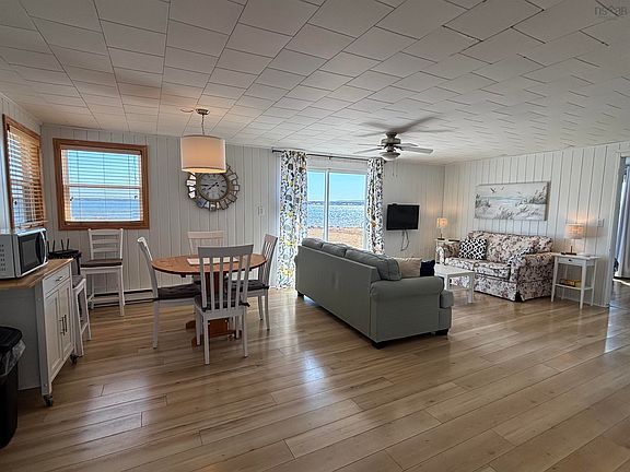 3rd image of 107 Hamilton Ln
