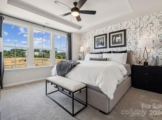 2054 Alexander Village Main Dr, Charlotte, NC 28262