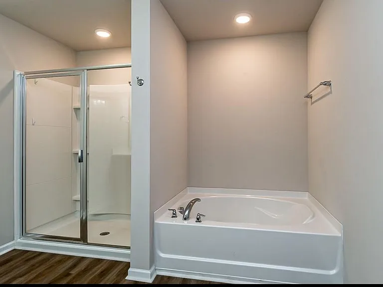 208 Autumn Terrace Ln — Photo 5