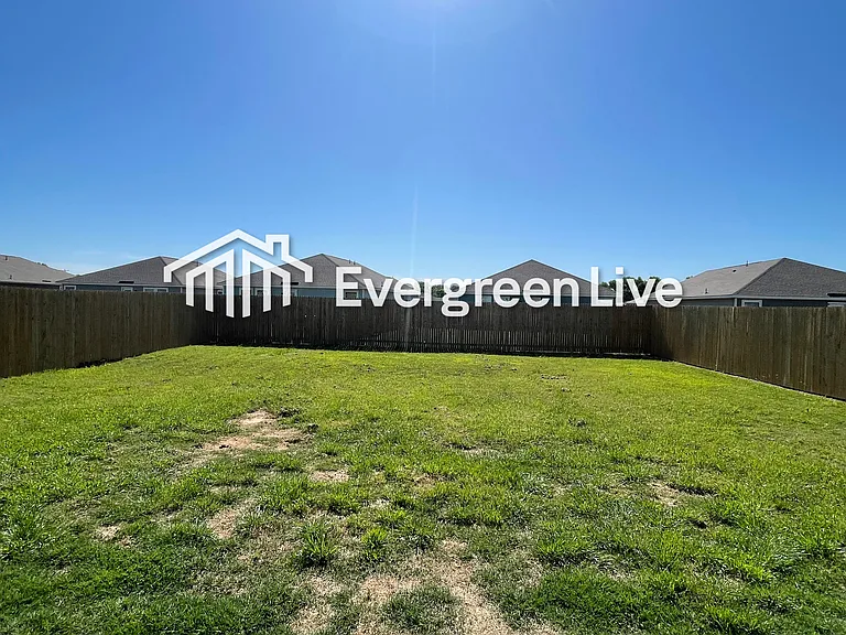 2208 Bleeker St — Photo 18