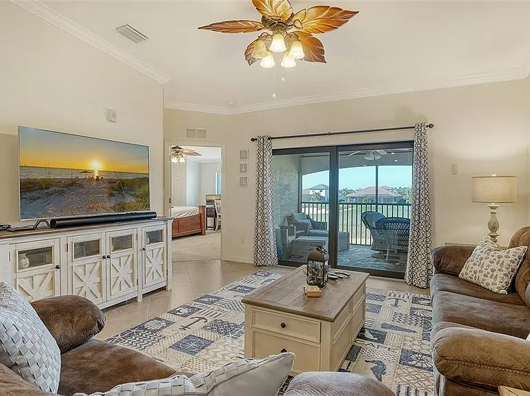 5537 Palmer Cir #201 — Photo 11