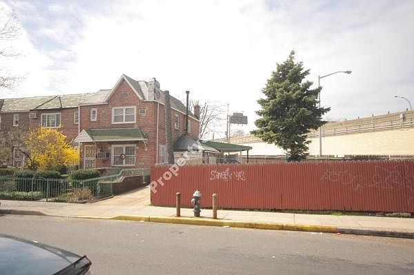 1st image of 4828 61st St