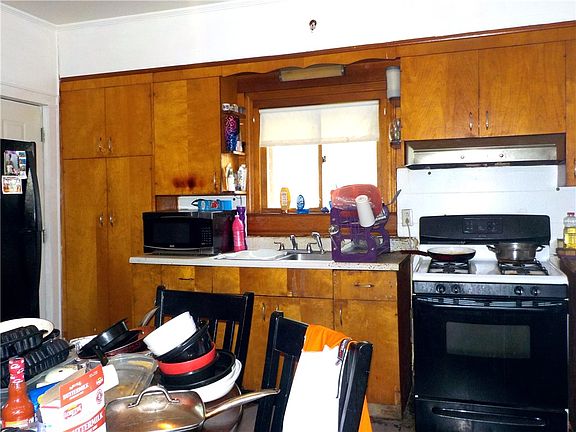 4th image of 635 Wilkins St