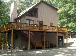 103 Maple Ct, Hawley, PA 18428