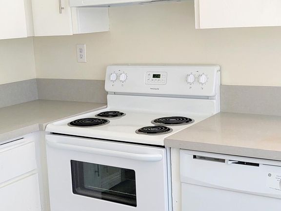 3rd image of 5017 Tilden Ave #202