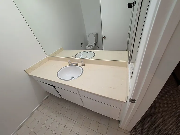 415 Montana Ave — Photo 12