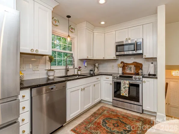 6817 Ronda Ave, Charlotte, NC 28211