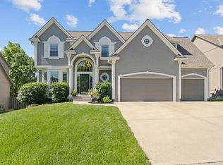 13714 Cody St, Overland Park, KS 66221