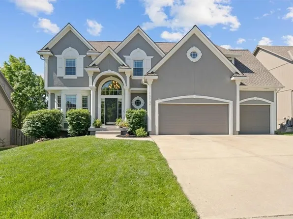 13714 Cody St, Overland Park, KS 66221