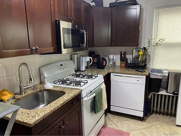4th image of 132 N 6th Avenue