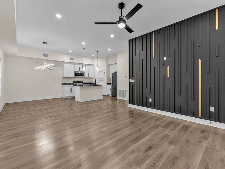 110 Webb St #201 — Photo 11