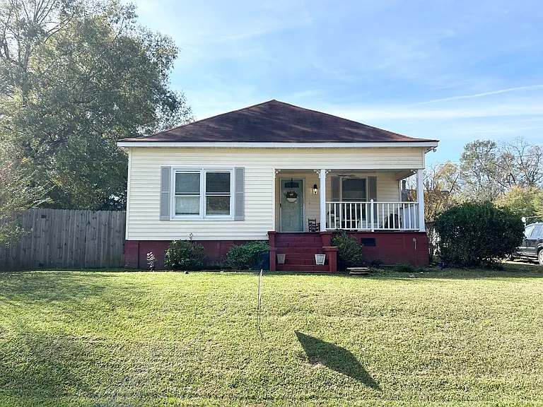 504 Crawfordville Rd — Photo 1