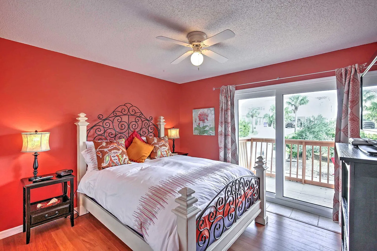 4 bed, 3.0 bath, 2389 sqft, $6,193 — Photo 4
