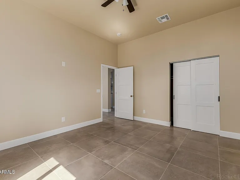 1908 E Harvard St — Photo 13