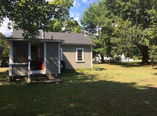 18 Lawndale Dr, Warwick, RI 02818