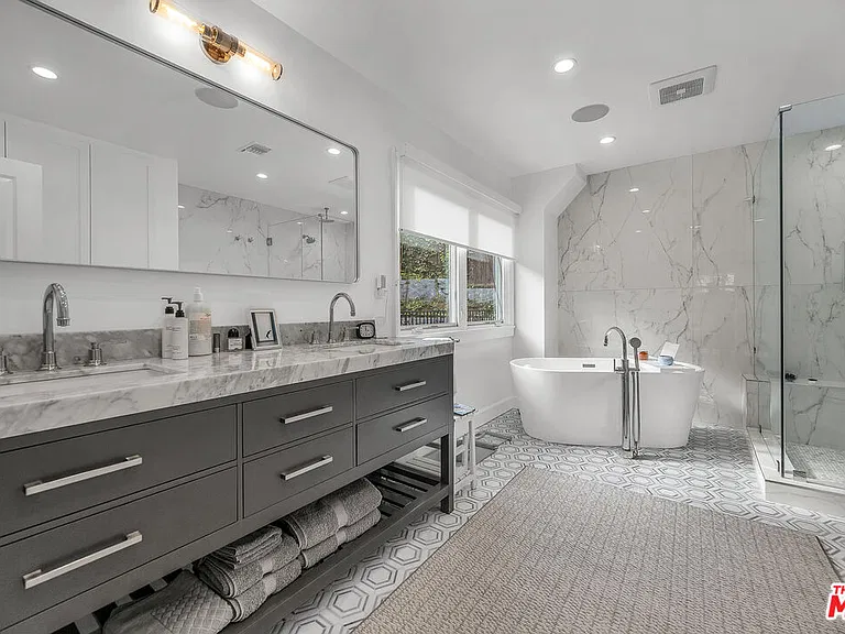 751 Westholme Ave — Photo 19